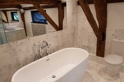 Bathrooom, shower & steam room